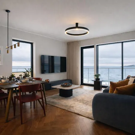 Waterfront Luxury With Sauna Terrace And Parking Appartamento *