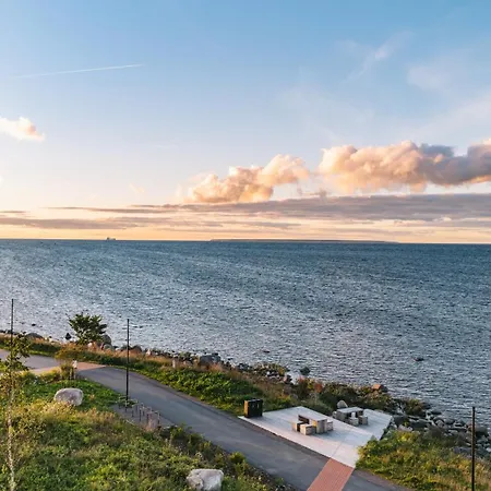 Waterfront Luxury With Sauna Terrace And Parking Appartamento