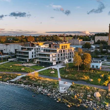 Waterfront Luxury With Sauna Terrace And Parking *