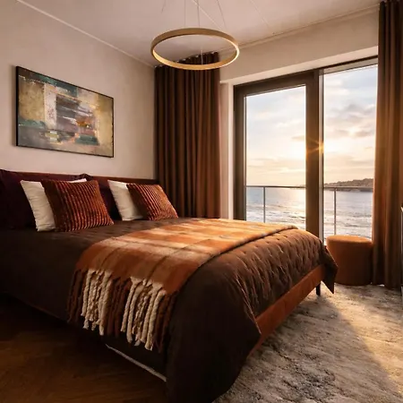 Waterfront Luxury With Sauna Terrace And Parking *